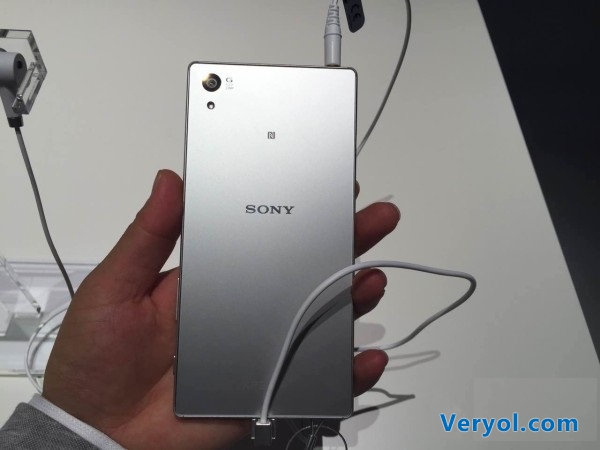为了制服骁龙810 索尼Xperia Z5用上了双热管+硅脂散热！