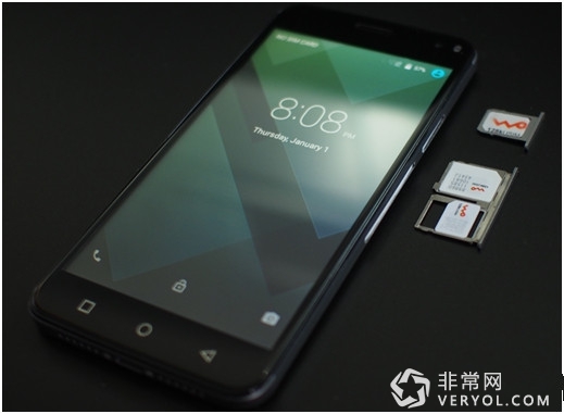 国产再“疯狂”！Bluboo推出三卡三待手机