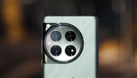 26分钟满血！一加12搭载王者充电续航组合：100W闪充+50W无线