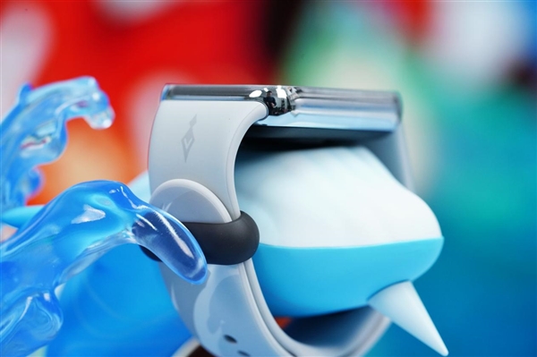 达达利亚首款定制产品!小米手环8 Pro原神定制版图赏(图6) 达达利亚首款定制产品!小米手环8 Pro原神定制版图赏