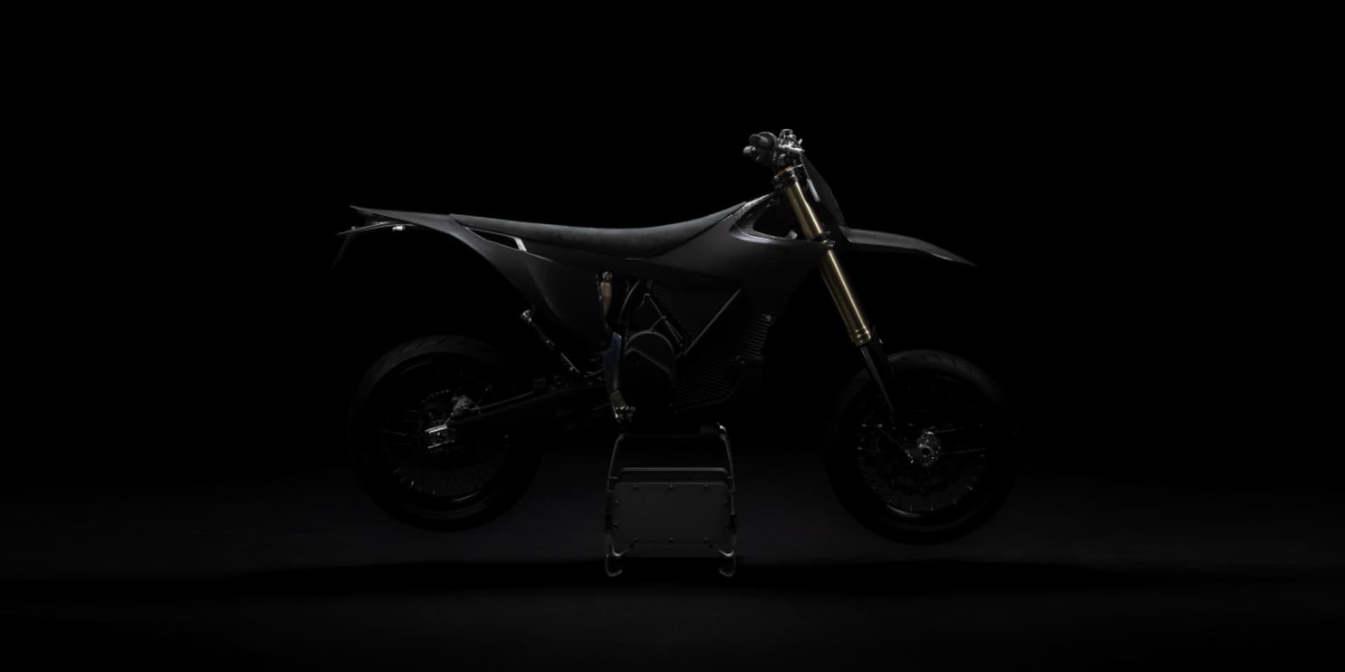 80马力黑化电动superMoto限量发售：值得关注吗？
