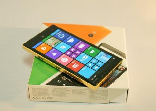 24K镀金板诺基亚Lumia 930在越南上市