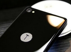 锤子下一代新机曝光 仍为实提键设计