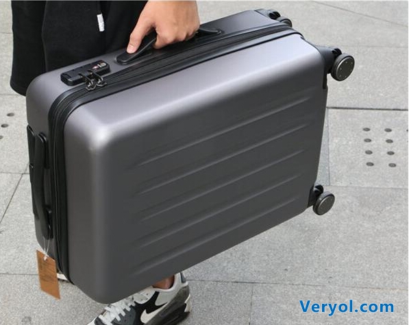 小米“杂货店”将新添成员 售299元的行李箱