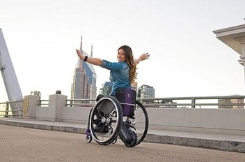 何必花高价买自动轮椅？买一款这样的装置就够了