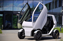 新智能电动车外形酷似螃蟹  上街横着走停车体积变小