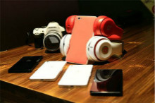 坚果手机特别版发布会 除了耳机还有啥？