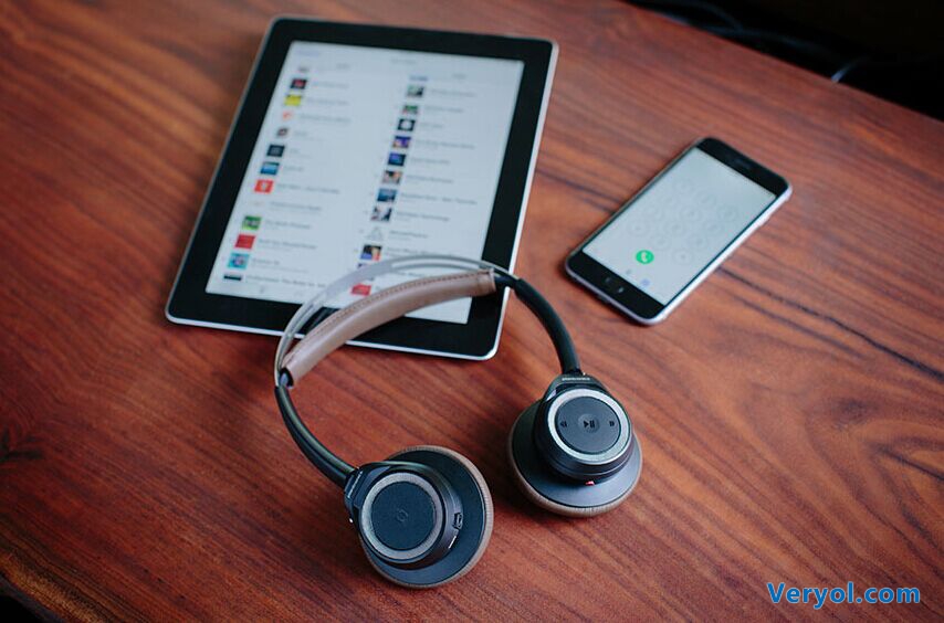 Plantronics BackBeat SENSE无线立体声耳机全新上市