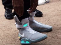 科幻变现实 耐克自动系鞋带运动鞋明年问世