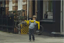 新型可折叠自行车 只有4个菠萝的重量？