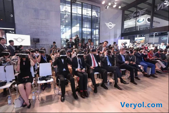 不止名车大妞 看三星&宝马如何在车展演绎VR技术