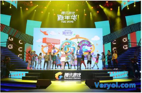 三星显示器闪耀腾讯游戏嘉年华