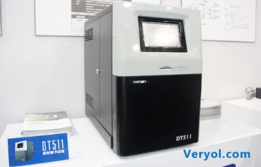 小身材大能量 东进即时制卡设备惊呆观众