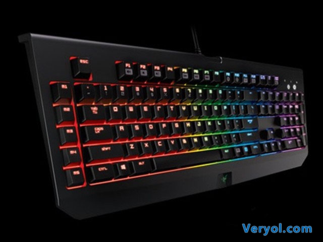 灯光下的指尖舞者 雷蛇黑寡妇蜘蛛竞技幻彩版机械键盘