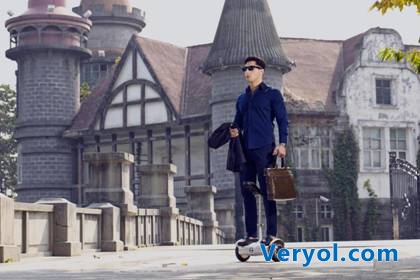 来见识一下爱尔威平衡车&滑板车家族小鲜肉