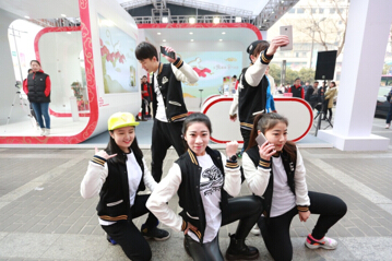 “金猴献瑞，8方贺喜” 华为新年路演送“壕”礼引爆十城