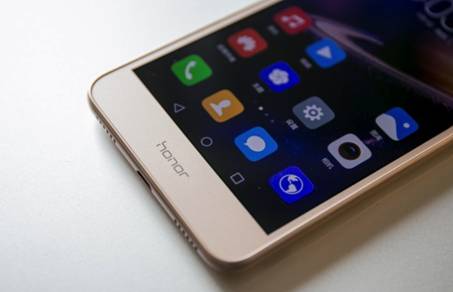 荣耀再造爆款 699元起荣耀畅玩5A预约量超1179万