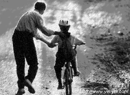 巴迪龙父亲节话题：印象里最深刻的那个“背影”(图1)