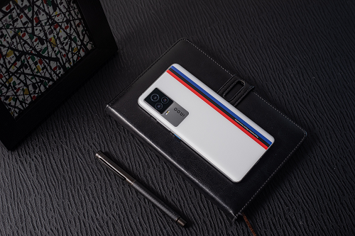 有一种夺金速度叫中国赛艇，iQOO野性“艇”你