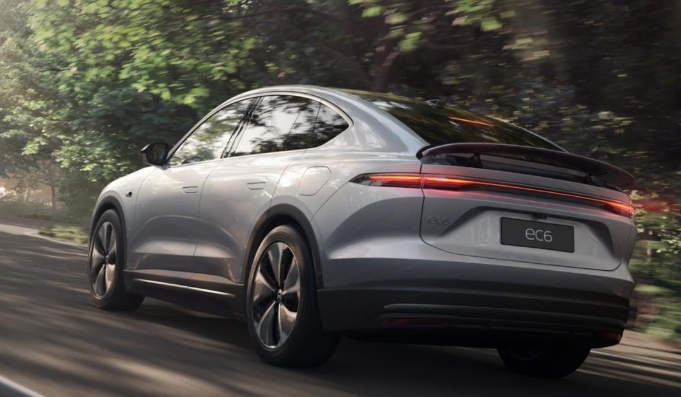 蔚来汽车，「独立」了