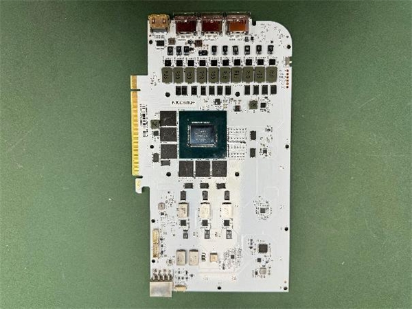 影驰 20 周年 RTX 4070 纪念版 携手DLSS 3“流畅”一整年(图7)