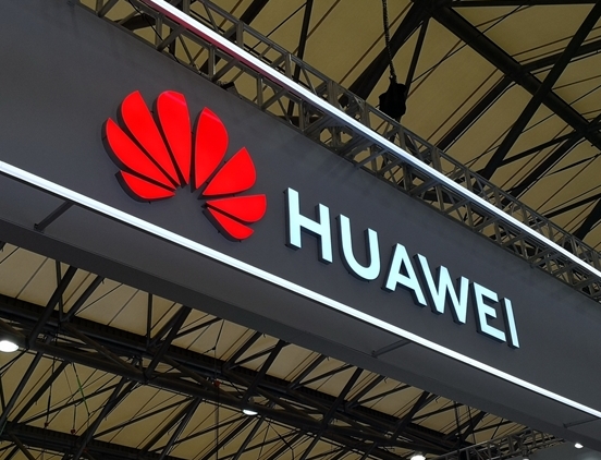 华为与江淮合作首车为百万元级轿车：对标宝马7系