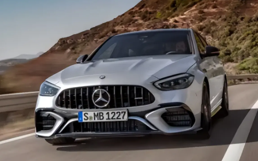 大排量自吸终成历史!奔驰高管:将坚持使用高性能四缸发动机(图1) 大排量自吸终成历史!奔驰高管:将坚持使用高性能四缸发动机