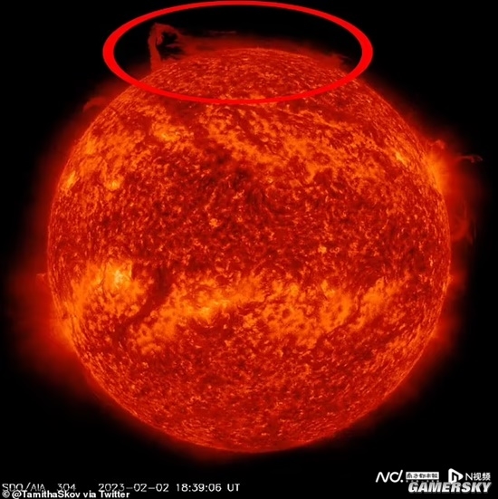 史上首次！NASA拍到太阳北极一块断裂脱落 还在藕断丝连