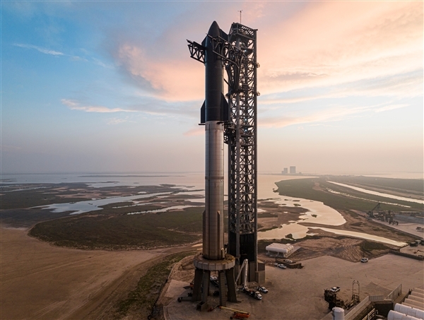 中国航天报评星舰首飞失败:的确刷新了航天器的运载指标纪录