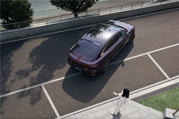 混动车开启整车智能化时代,岚图追光PHEV有何秘密武器?(图8) 混动车开启整车智能化时代,岚图追光PHEV有何秘密武器?(图8)