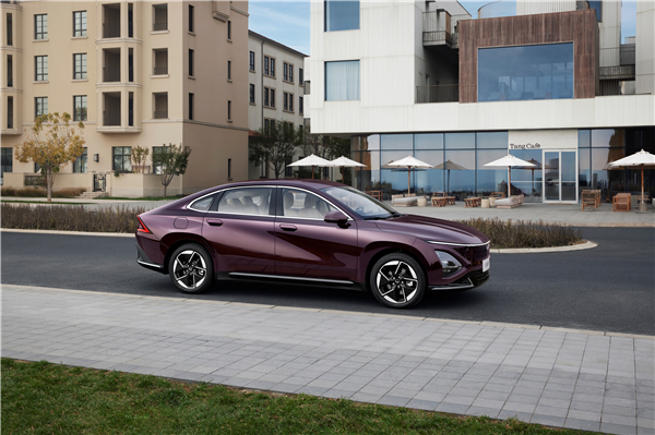 看看油价摸摸钱包:8.88万元的五菱星光超值!(图3) 看看油价摸摸钱包:8.88万元的五菱星光超值!(图3)