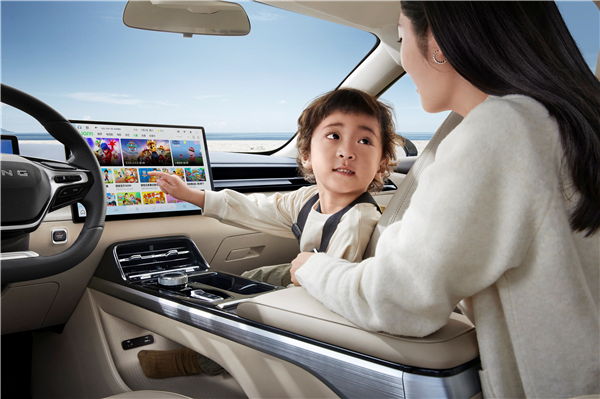 看看油价摸摸钱包:8.88万元的五菱星光超值!(图4) 看看油价摸摸钱包:8.88万元的五菱星光超值!(图4)