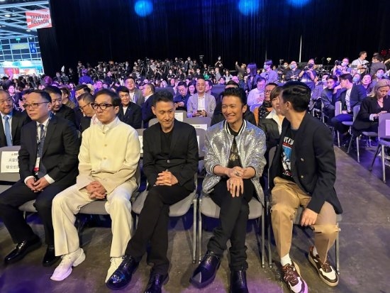 梦幻豪华阵容!成龙、张学友、谢霆锋、张家辉同框