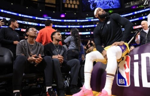 詹姆斯成为NBA历史得分王!贾巴尔亲临见证奇迹