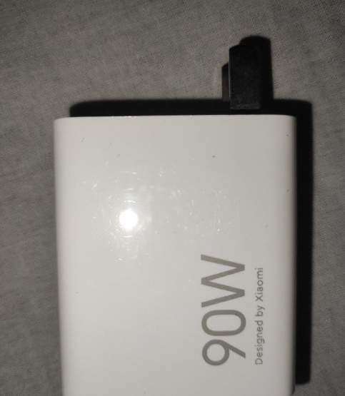 今晚发布!小米13 Ultra内置5000mAh电池:支持90W有线+50W无线快充