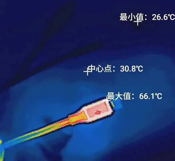 别再用一拖三数据线了 搞不好手机都给你都烧了