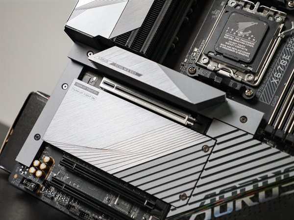AMD锐龙7950X3D处理器上手:通杀未来3-5年的游戏无压力