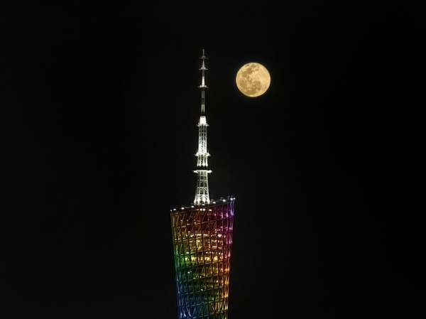 520用更好的长焦镜头表达爱意：华为P60 Pro长焦人像 让爱不分昼夜