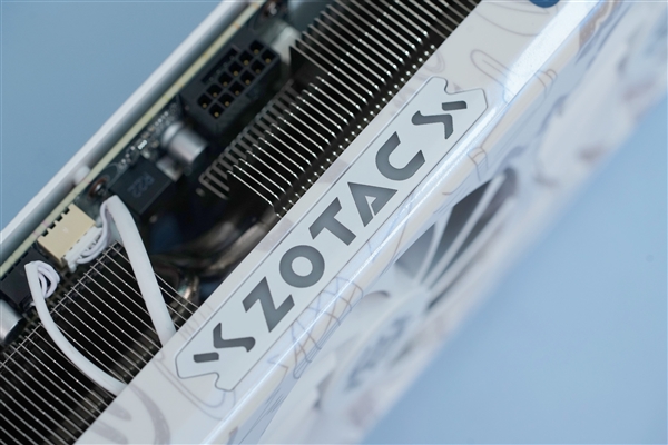 涂鸦外观玩趣十足!索泰RTX 4070Ti天启OC欧泊白图赏