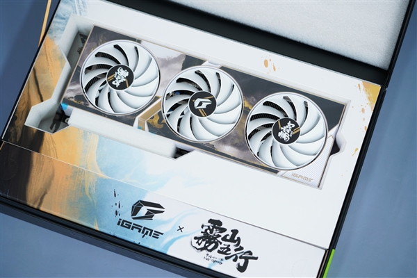 水墨画吸睛！七彩虹iGame RTX 4060 OS 8GB雾山五行定制版图赏