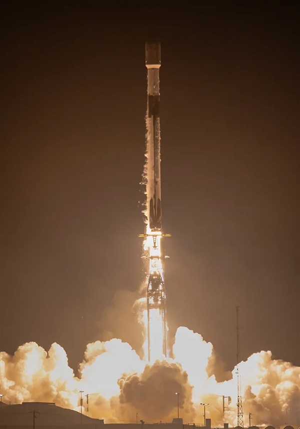 SpaceX 5小时内两次发射星链：总数逼近6000颗