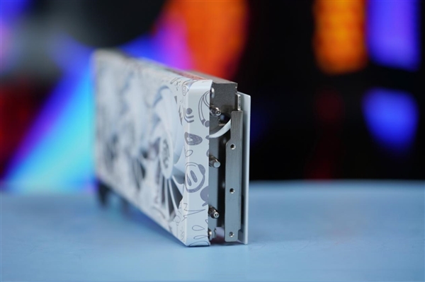 白色机身玩趣十足！索泰RTX 4060 Ti X-GAMING显卡图赏