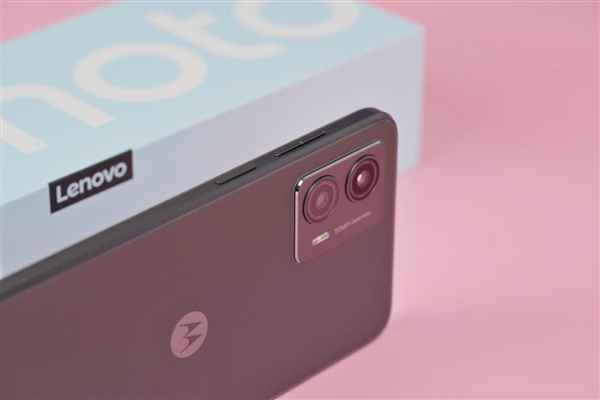 5000大电池+120Hz屏 899元联想moto G53图赏