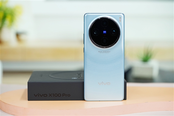 月环云阶设计吸睛！vivo X100 Pro图赏