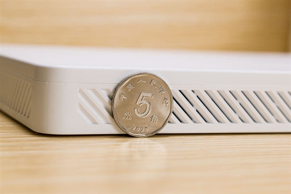 中兴晴天墙面路由器上手:新一代WiFi 6穿墙神器