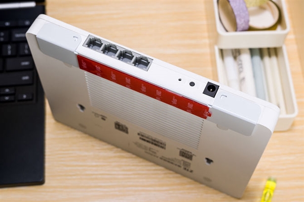 中兴晴天墙面路由器上手:新一代WiFi 6穿墙神器