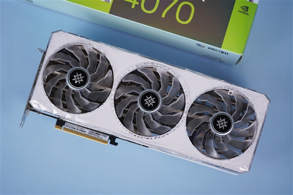 纯白机身美翻了!影驰RTX 4070星曜OC图赏