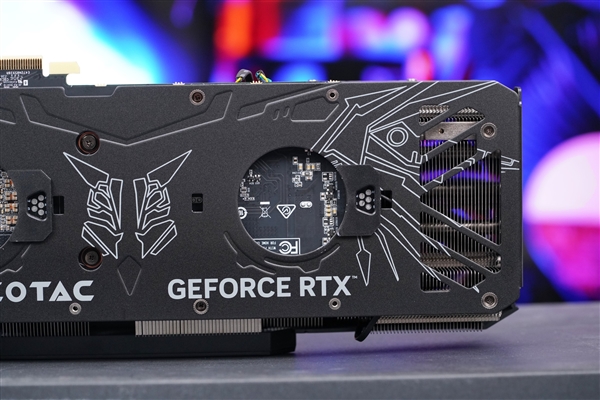 奢华散热!索泰RTX 4070天启OC显卡图赏