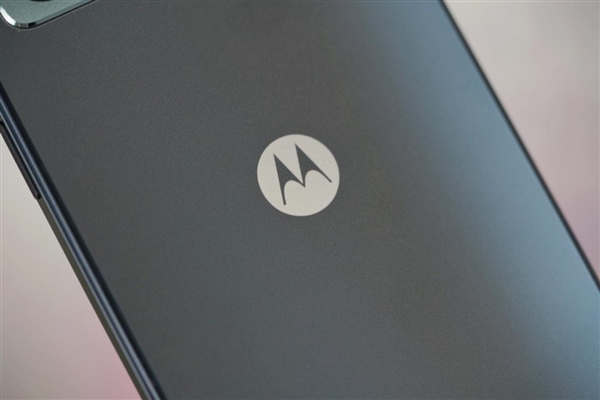 5000大电池+120Hz屏 899元联想moto G53图赏
