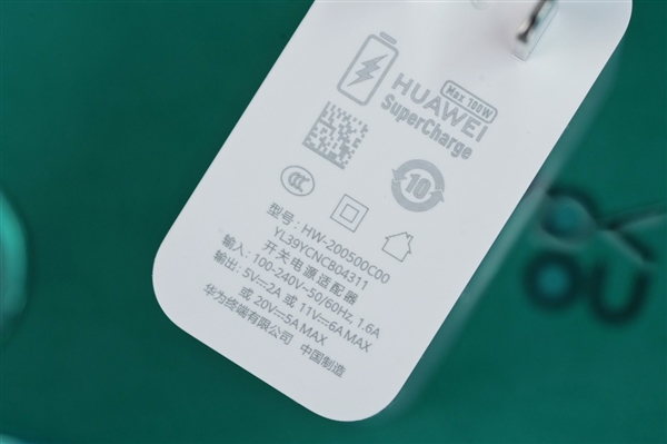 11号色靓丽吸睛!华为nova 11 Ultra图赏